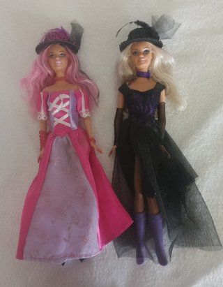 2 Barbies Halloween Brujas