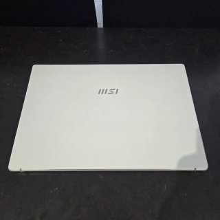 MSI Ultrabook - i7 11ª - 16GB RAM - 1TB SSD - GTX
