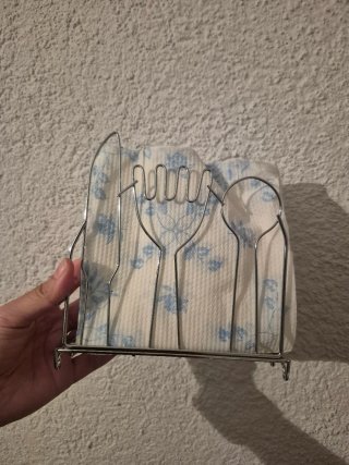 Servilletero de metal con diseño de cubiertos