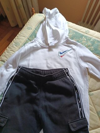 Conjunto Chándal Nike Blanco y Negro