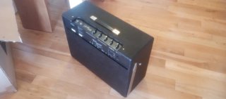 Pantalla autoamplificada Fender Tone Master FR12