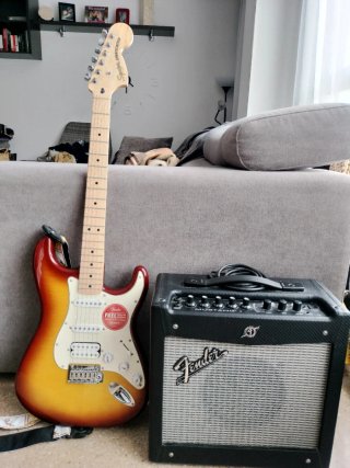 Guitarra Eléctrica Fender Squier Stratocaster