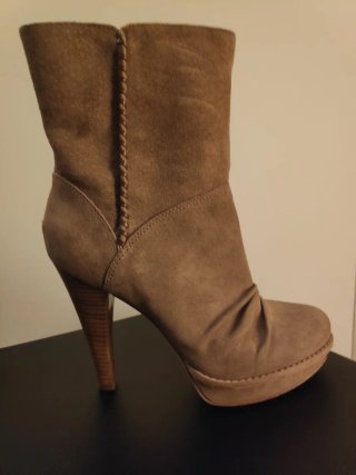 Botines UGG Beige Talla 40 Sin Estrenar