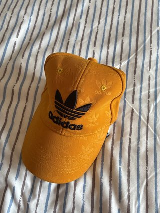 Gorras Adidas (Azul, Gris, Amarillo)
