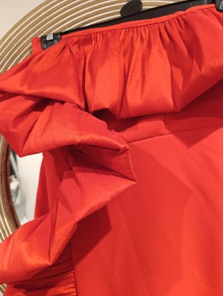 Vestido fiesta rojo con volantes