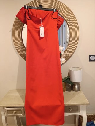Vestido fiesta rojo con volantes