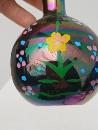 Boccetta in vetro soffiato iridescente