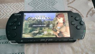Lara Croft Tomb Raider Legend PSP