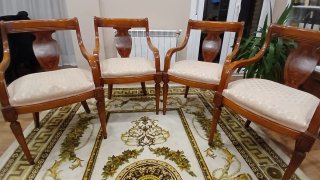 Conjunto Armario Madera Marrón + 4 Sillas Salón