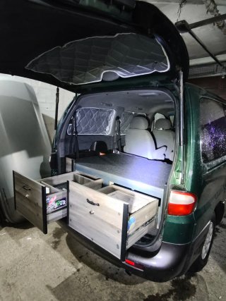 Hyundai H-1 1998