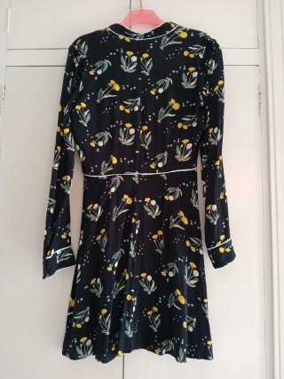 Vestido negro flores manga larga