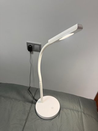 Lámpara de mesa táctil flexible