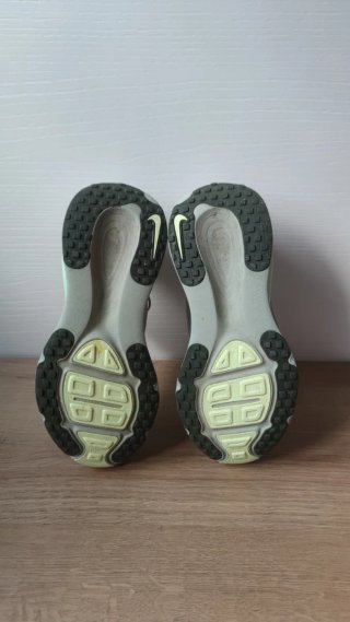 Nike Vomero 18 - Talla 40 EU