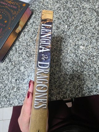 Lengua de dragones /S. F. Williamson ; traducci...