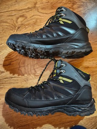Botas Boriken Talla 44 Negras y Verdes, 500grms