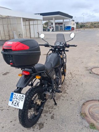 Royal Enfield Himalayan Adventure Negra 2018