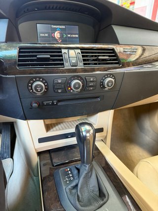 BMW 530i 231 4p automatico