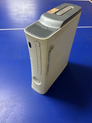 Xbox 360 Arcade + accesorios + juegos