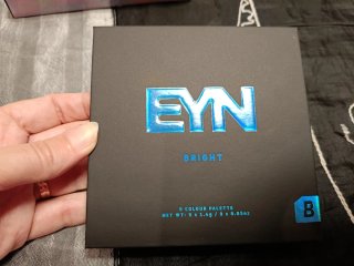 Paleta de sombras EYN Bright 9 colores