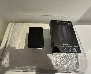 Powerbank magnetica con cavi integrati
