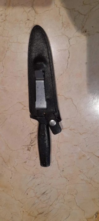 Bonita pieza artesanal vintage con funda