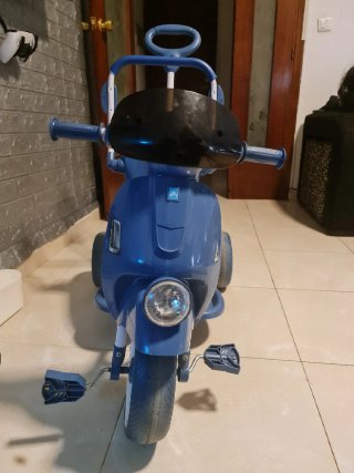 Triciclo azul GO Trikes con manillar