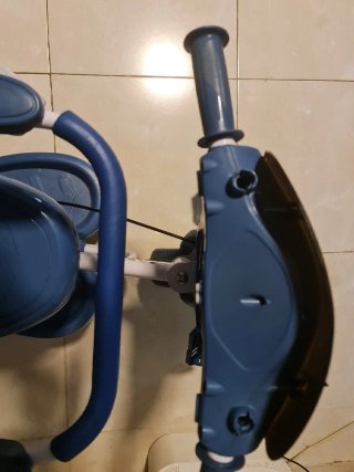 Triciclo azul GO Trikes con manillar