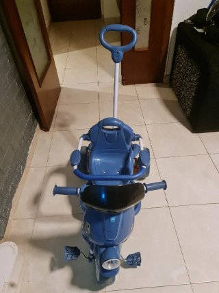 Triciclo azul GO Trikes con manillar