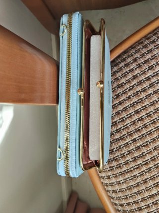 Bolso azul y dorado