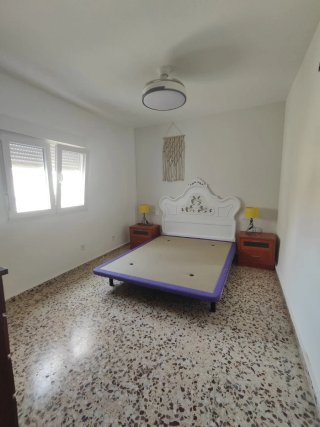 SE ALQUILA PISO en YECLA