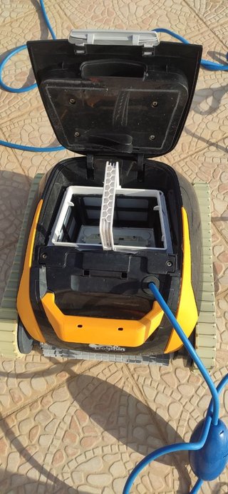 Robot Limpiafondos Piscina Dolphin E20