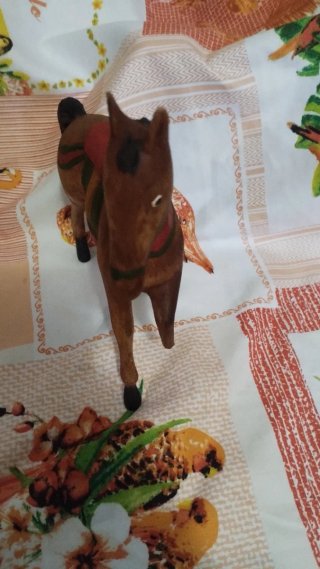Statuetta Cavallo in Legno Decorato