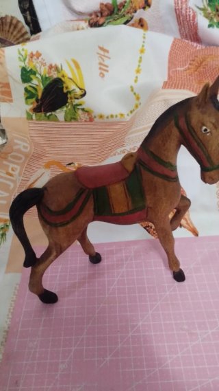 Statuetta Cavallo in Legno Decorato