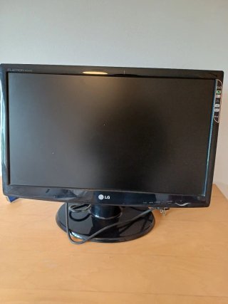 Pantalla LG Flatron W2243S Negra