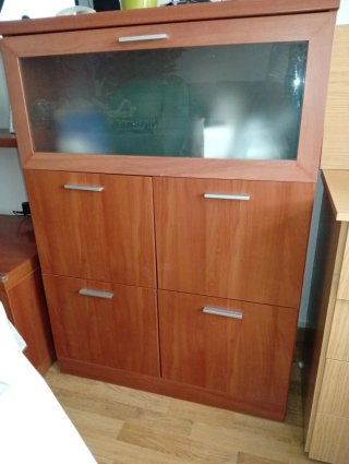 Mueble de comedor madera y cristal