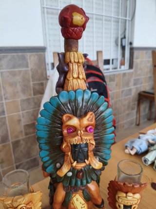 Botella y 2 Vasos Decorativos Aztecas