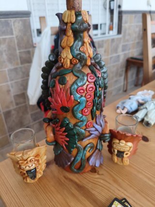 Botella y 2 Vasos Decorativos Aztecas