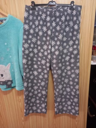 Pijama polar oso polar y copos de nieve