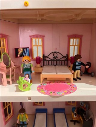 Casa de muñecas Playmobil rosa y azul