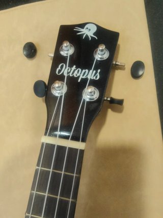 Ukelele Octopus Negro