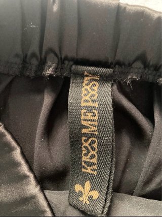 Top Kiss me Pssy S/M Negro y Dorado