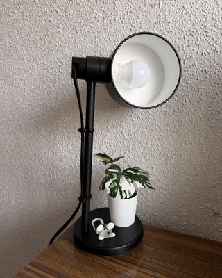 Lámpara de escritorio Ikea negra