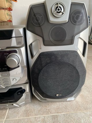 Mini cadena LG CD , Cassete y Radio FM