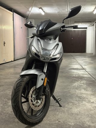 Scooter 125cc Negra/Gris Automátic