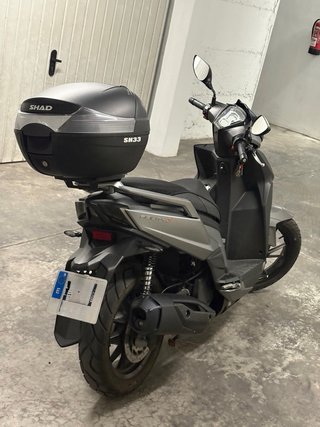 Scooter 125cc Negra/Gris Automátic