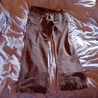 Lote de ropa compuesto por varias prendas