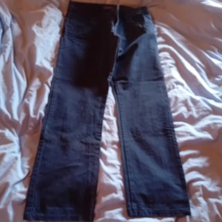Lote de ropa compuesto por varias prendas