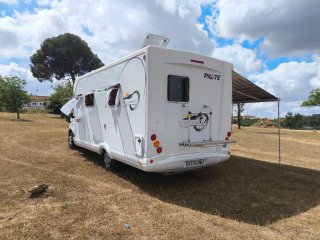 Autocaravana pilote EXPLORATEUR MÁSTER 150CV