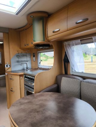 Autocaravana pilote EXPLORATEUR MÁSTER 150CV