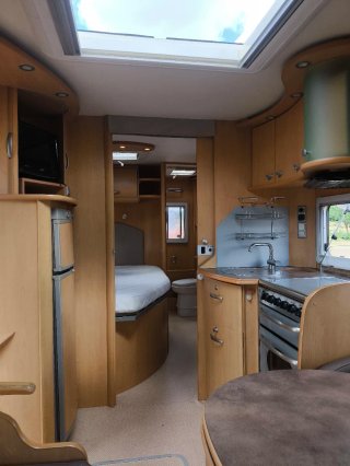 Autocaravana pilote EXPLORATEUR MÁSTER 150CV